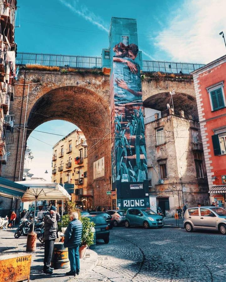 Dint E Viche E Napule Napoli