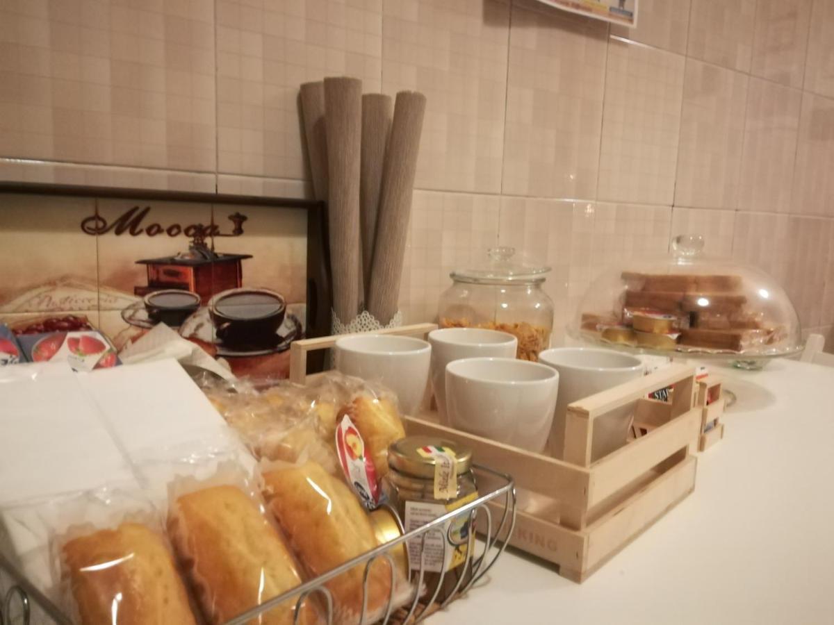 Dint E Viche E Napule * Napoli
